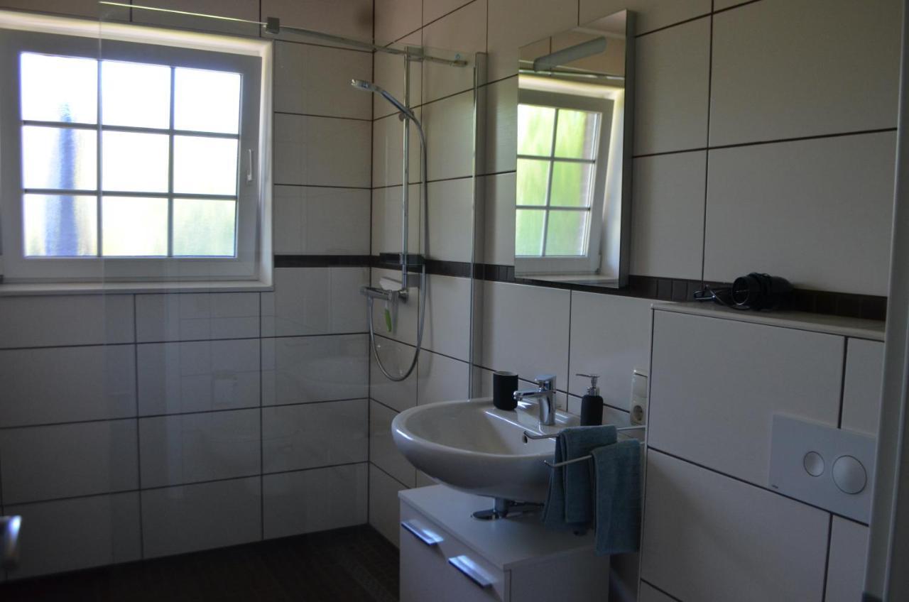 Ferienwohnung Yacht Im Schiffehaus Schillig Exterior foto